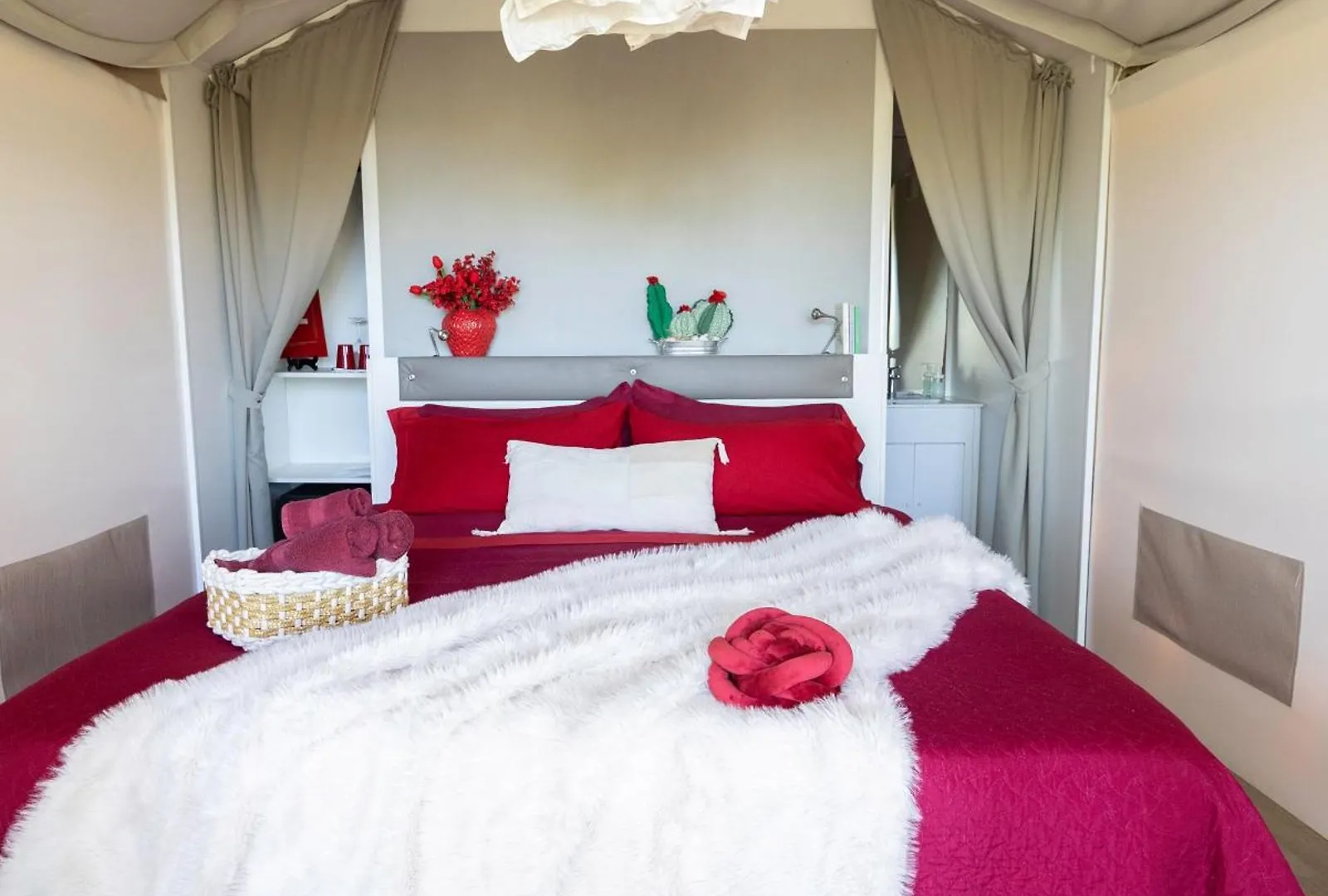 Ciriga Sicily Glamping Resort Santa Maria Del Focallo 0*,  Italie